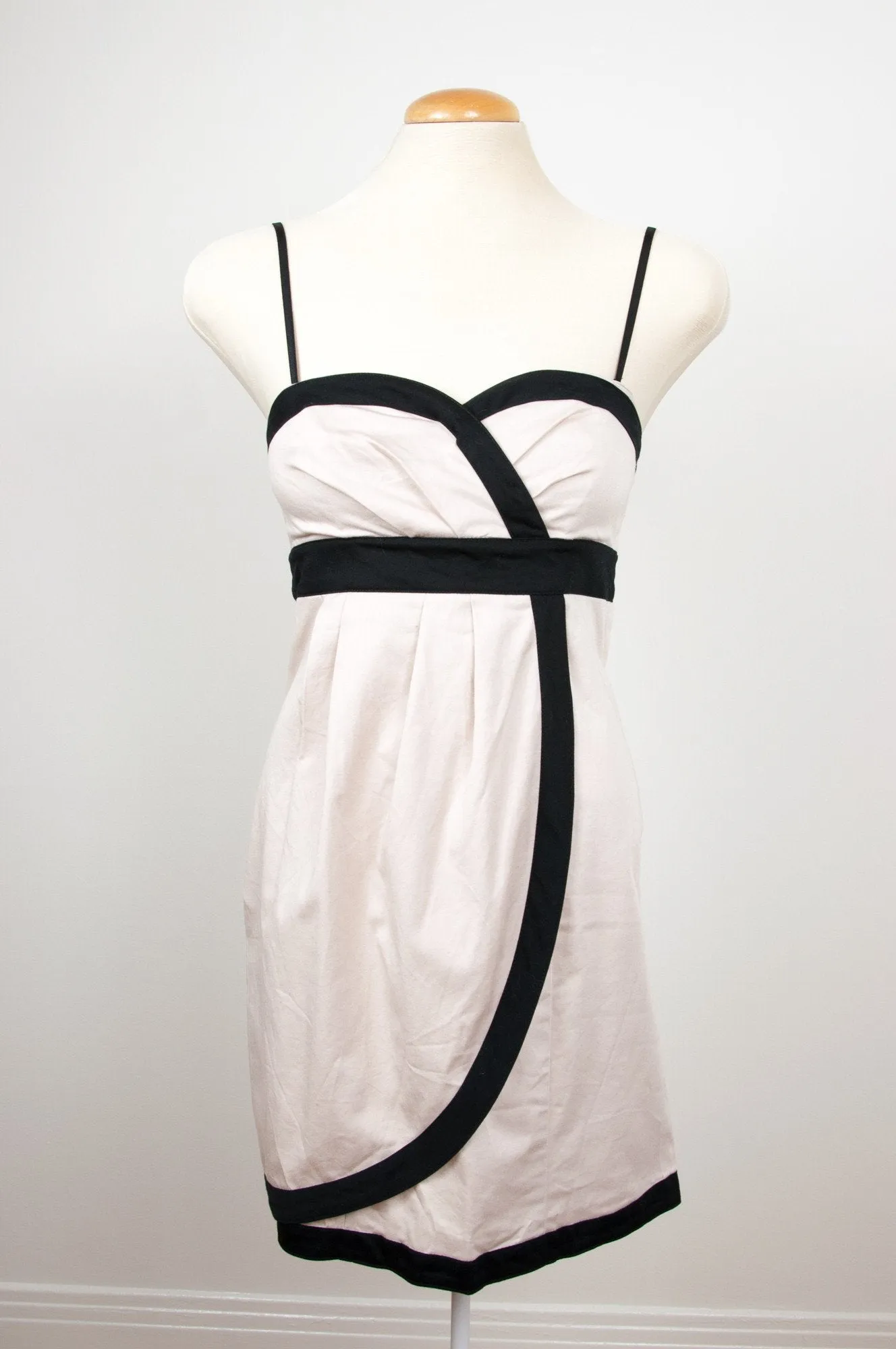 Short wrap dress with removable straps